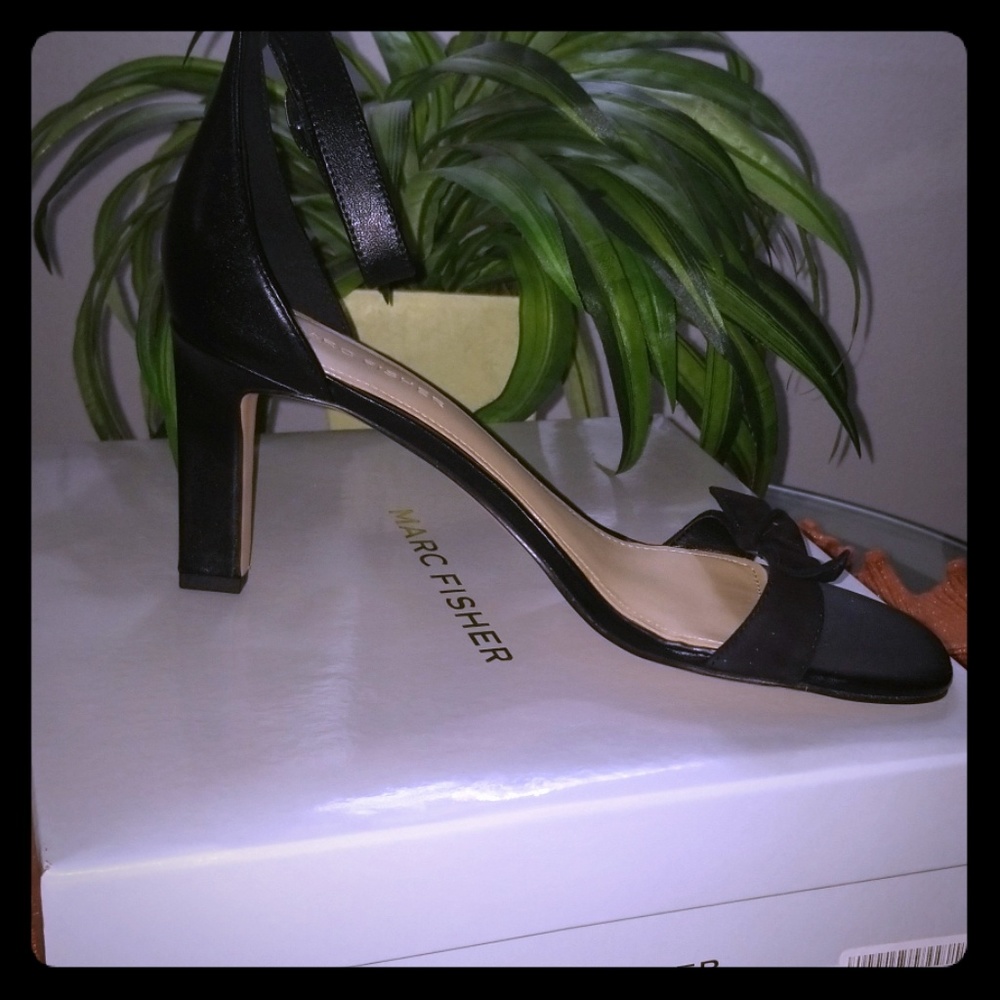 Marc Fisher Women's Dalli Heeled Sandal 